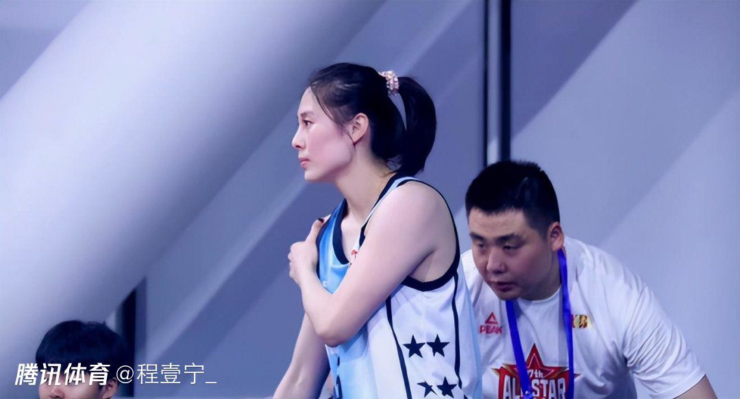 到了30年代初，五四浪潮已经过去了，其基本思想观念才在些默片中以极度简化、通俗的形式反映出来。